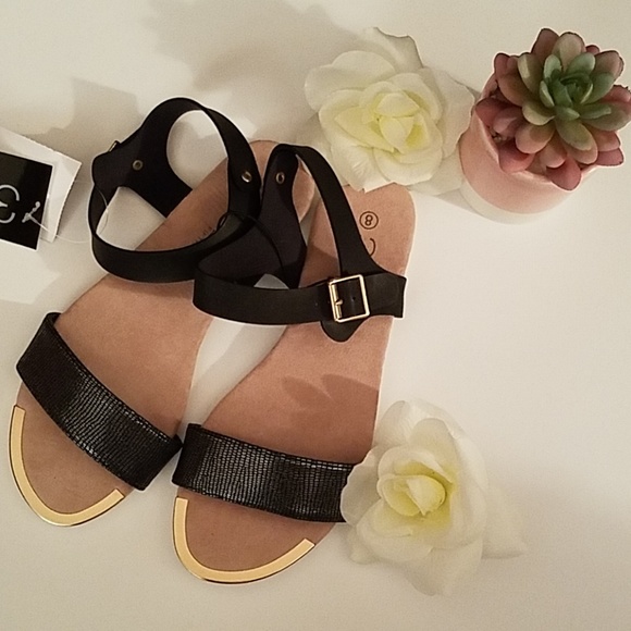 385 Fifth Black Sandals - Picture 2 of 7